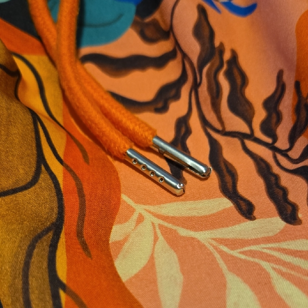 Cove Multicolor Leaf Pattern Shorts - Picture 11 of 12